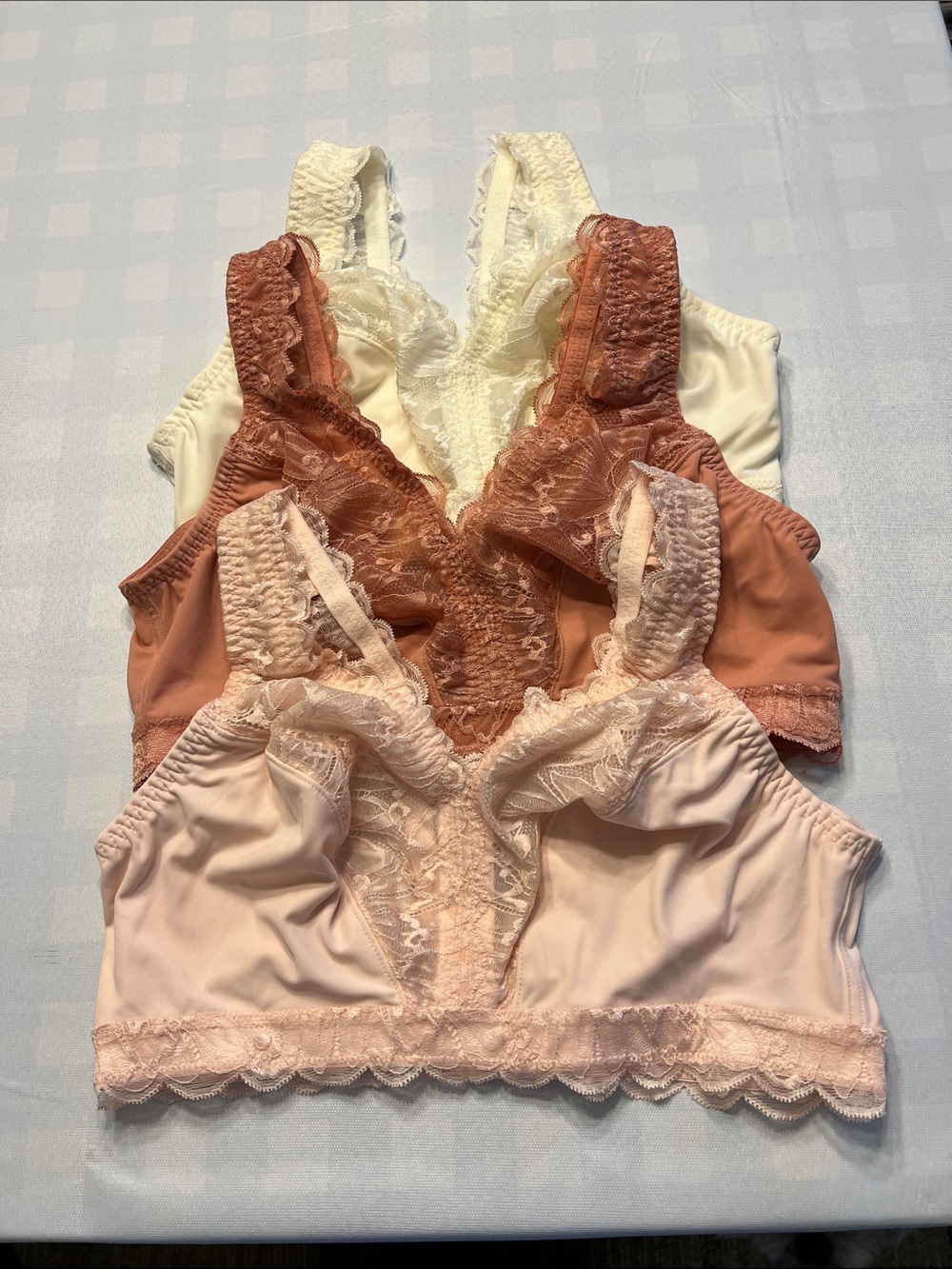 Breezies Tonal/Medium Soft Support Lace Wirefree Unlined Bra Set of 3